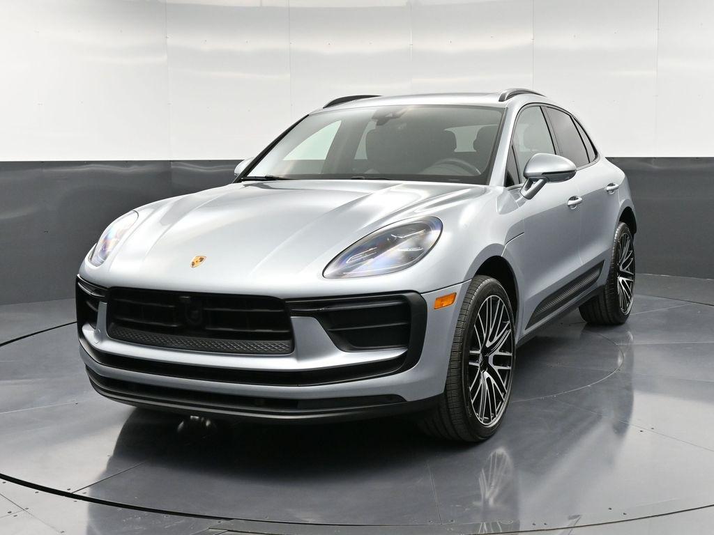 /2024 Porsche Macan