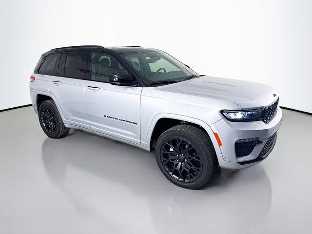 2025 Jeep Grand Cherokee GRAND CHEROKEE SUMMIT 4X4