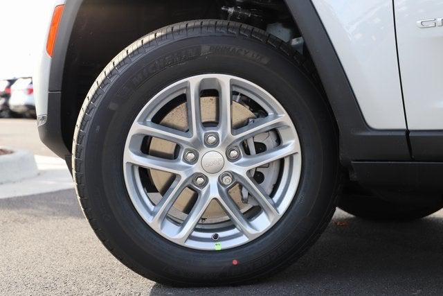 2025 Jeep Grand Cherokee GRAND CHEROKEE L LAREDO X 4X4