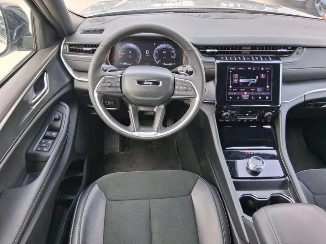 2025 Jeep Grand Cherokee Altitude X 4x2