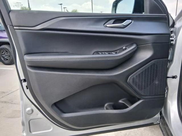 2025 Jeep Grand Cherokee Altitude X 4x2