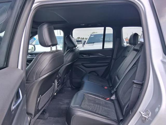 2025 Jeep Grand Cherokee Altitude X 4x2