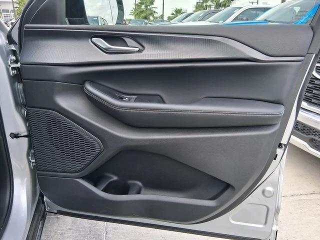 2025 Jeep Grand Cherokee Altitude X 4x2