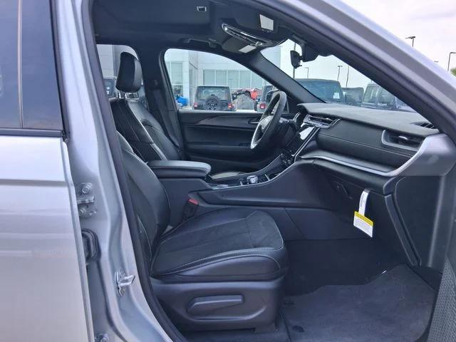 2025 Jeep Grand Cherokee Altitude X 4x2