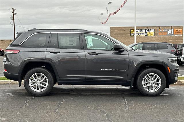 2025 Jeep Grand Cherokee GRAND CHEROKEE LAREDO X 4X2