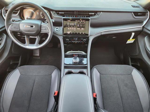 2025 Jeep Grand Cherokee Altitude X 4x2