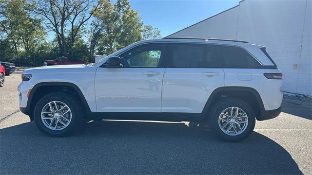 2025 Jeep Grand Cherokee GRAND CHEROKEE LAREDO X 4X4 2025 Jeep Grand Cherokee GRAND CHEROKEE LAREDO X 4X4