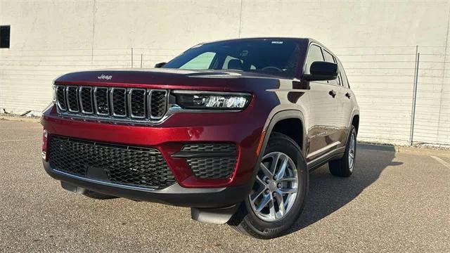 2025 Jeep Grand Cherokee GRAND CHEROKEE LAREDO X 4X4 2025 Jeep Grand Cherokee GRAND CHEROKEE LAREDO X 4X4