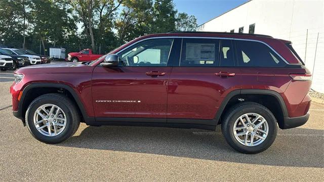 2025 Jeep Grand Cherokee GRAND CHEROKEE LAREDO X 4X4 2025 Jeep Grand Cherokee GRAND CHEROKEE LAREDO X 4X4