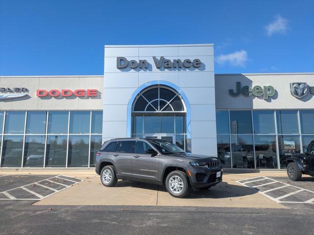 2025 Jeep Grand Cherokee GRAND CHEROKEE LAREDO X 4X4