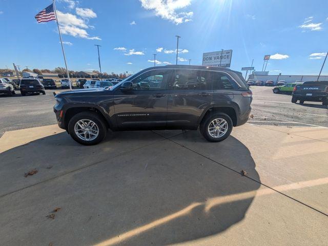 2025 Jeep Grand Cherokee GRAND CHEROKEE LAREDO X 4X4