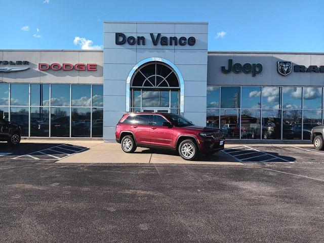 2025 Jeep Grand Cherokee GRAND CHEROKEE LAREDO X 4X4