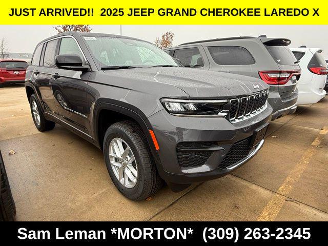 2025 Jeep Grand Cherokee GRAND CHEROKEE LAREDO X 4X4