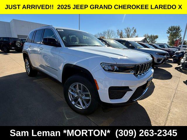 2025 Jeep Grand Cherokee GRAND CHEROKEE LAREDO X 4X4