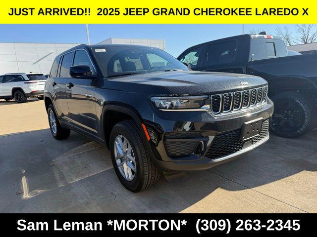 2025 Jeep Grand Cherokee GRAND CHEROKEE LAREDO X 4X4 2025 Jeep Grand Cherokee GRAND CHEROKEE LAREDO X 4X4