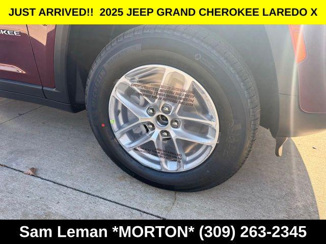 2025 Jeep Grand Cherokee GRAND CHEROKEE LAREDO X 4X4 2025 Jeep Grand Cherokee GRAND CHEROKEE LAREDO X 4X4