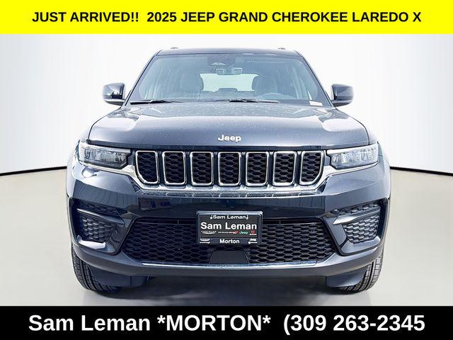 2025 Jeep Grand Cherokee GRAND CHEROKEE LAREDO X 4X4