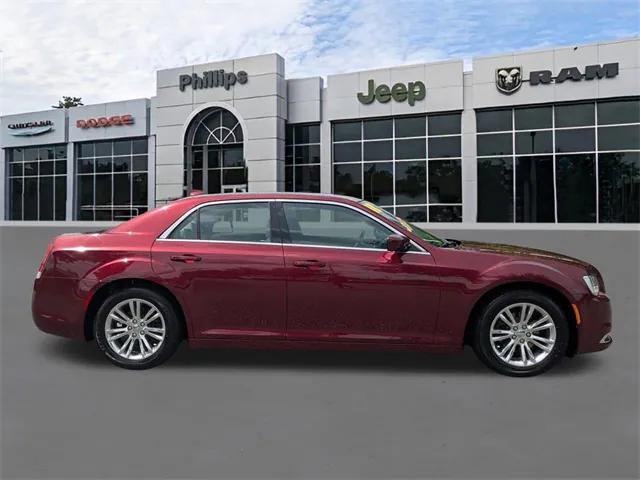 2018 Chrysler 300 Touring L