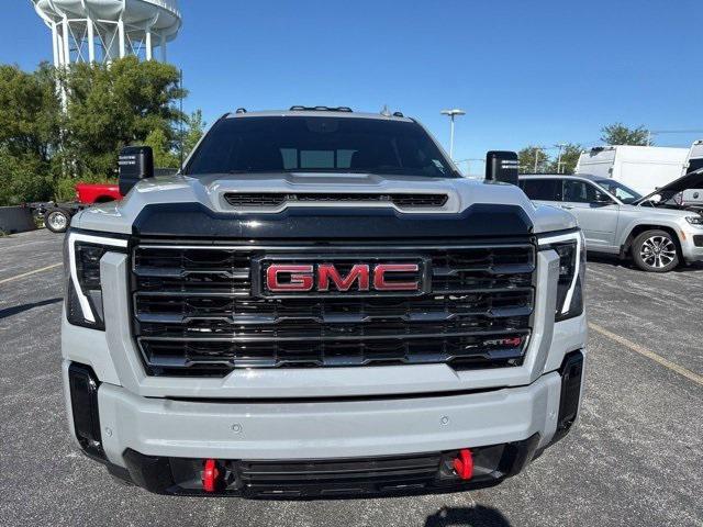 2025 GMC Sierra 2500HD 4WD Crew Cab Standard Bed AT4