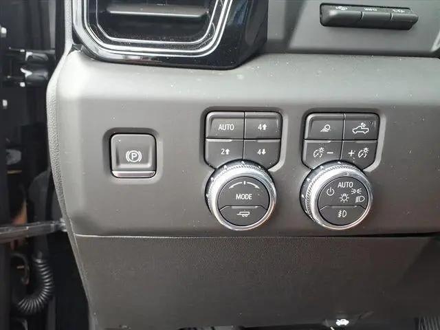 2026 GMC Sierra 2500HD Crew Cab, Standard Bed, AT4, 4WD