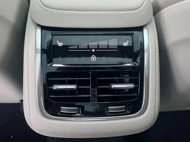 2026 Volvo XC90 Ultra, B6 AWD Gas (mild hybrid), Gasoline, Bright, 7 Seats