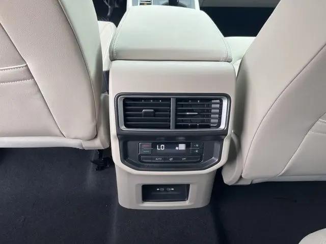 2026 Volkswagen Atlas SE