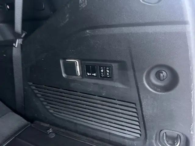2022 GMC Yukon AT4