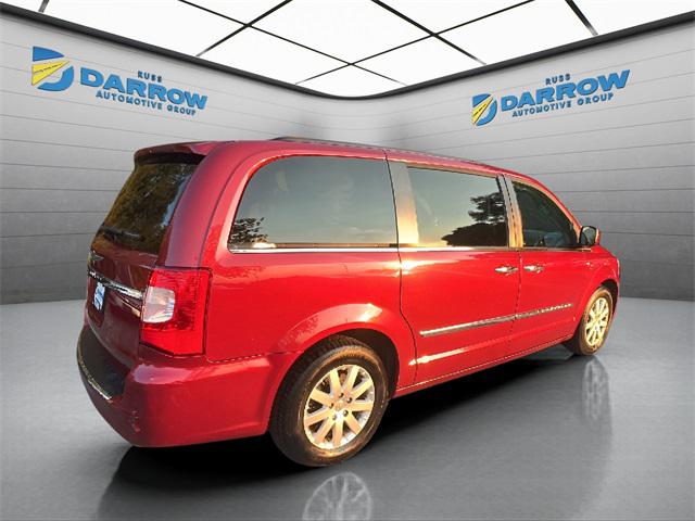 2016 Chrysler Town & Country Touring