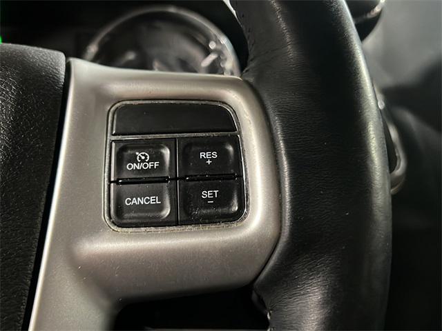 2016 Chrysler Town & Country Touring