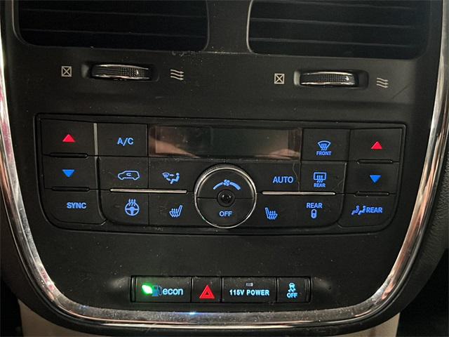 2016 Chrysler Town & Country Touring