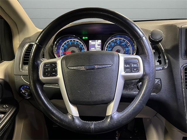 2016 Chrysler Town & Country Touring