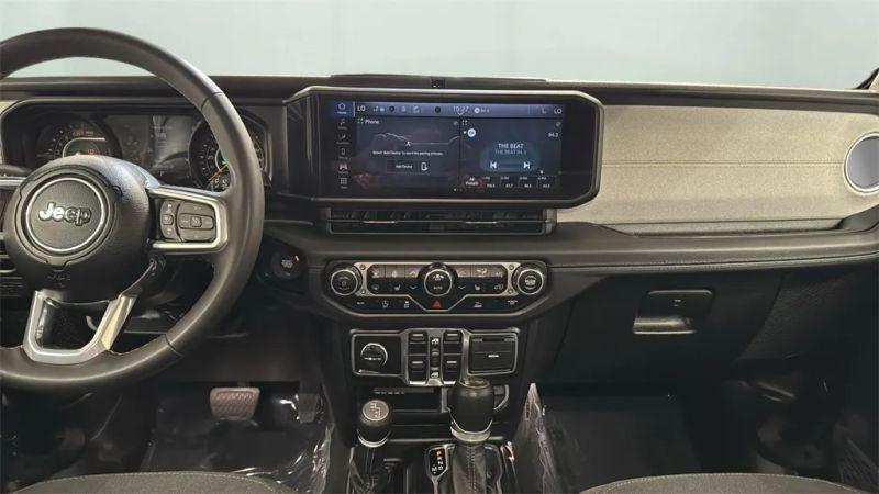 2024 Jeep Wrangler 4-Door Sahara 4x4