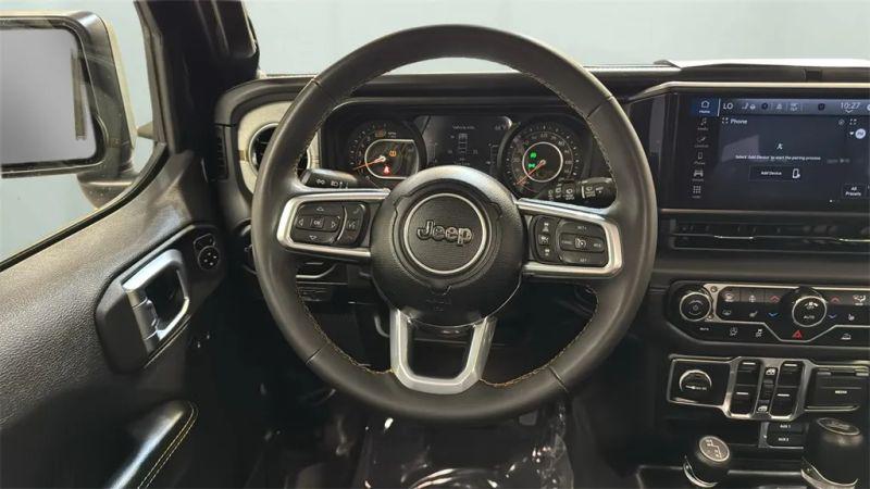 2024 Jeep Wrangler 4-Door Sahara 4x4