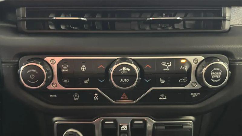 2024 Jeep Wrangler 4-Door Sahara 4x4