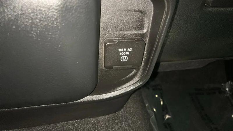 2025 Ram 1500 Laramie Crew Cab 4x4 57 Box