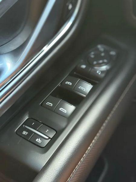 2022 Chevrolet Suburban 4WD Premier