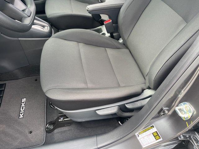 2025 Nissan Kicks S