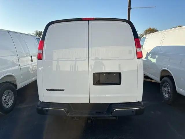 2025 Chevrolet Express Cargo Van RWD 2500 Regular Wheelbase WT