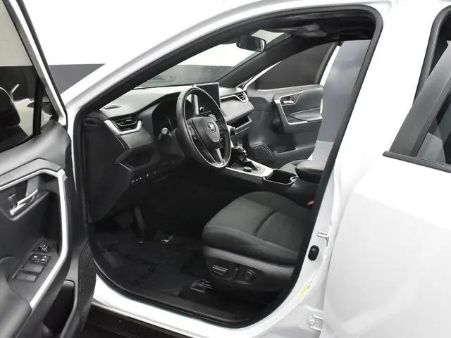 2023 Toyota RAV4 Hybrid SE