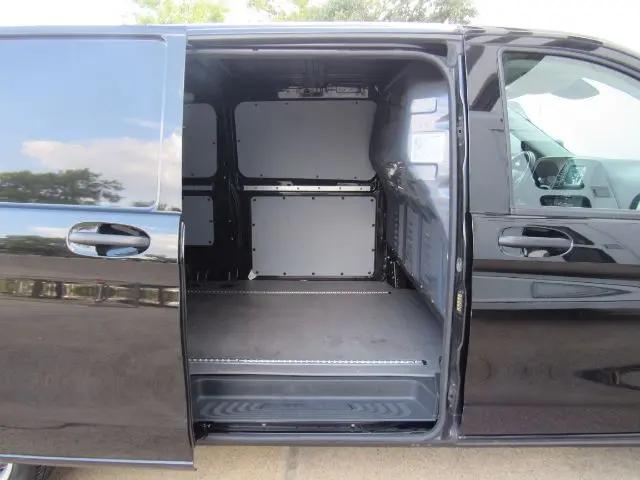 2022 Mercedes-Benz Metris Standard