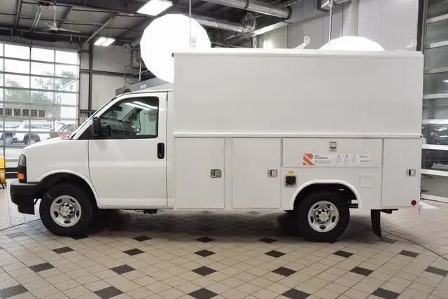 2025 Chevrolet Express Cutaway Work Van
