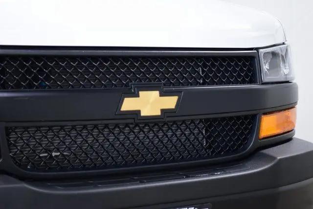 2025 Chevrolet Express Cutaway Work Van