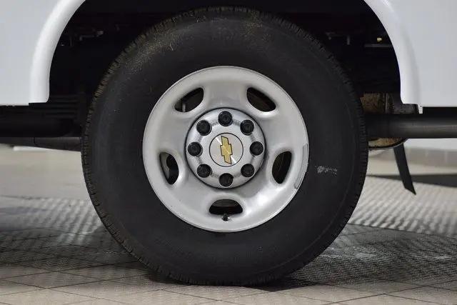 2025 Chevrolet Express Cutaway Work Van