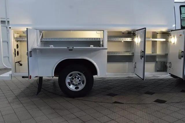 2025 Chevrolet Express Cutaway Work Van