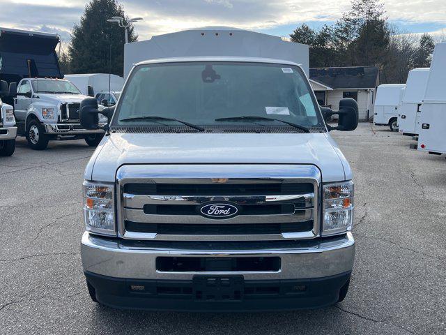 2026 Ford E-350 Cutaway Base