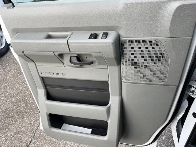 2026 Ford E-350 Cutaway Base
