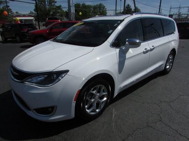 2017 Chrysler Pacifica Limited 2017 Chrysler Pacifica Limited