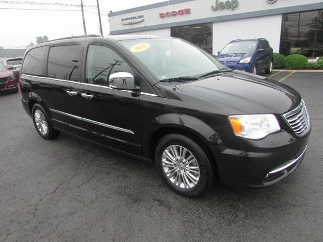 2016 Chrysler Town and Country Touring-L 2016 Chrysler Town and Country Touring-L