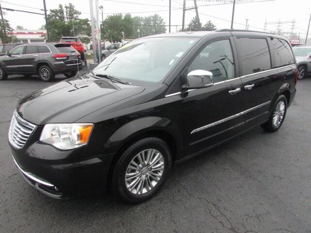 2016 Chrysler Town and Country Touring-L 2016 Chrysler Town and Country Touring-L