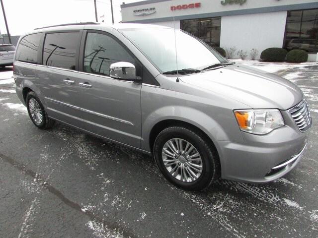 2016 Chrysler Town and Country Touring-L 2016 Chrysler Town and Country Touring-L